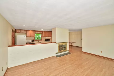 2 Catherine Rd, Framingham, MA 01701 photo 2