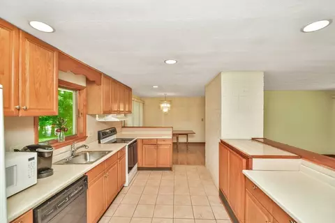 2 Catherine Rd, Framingham, MA 01701 photo 8