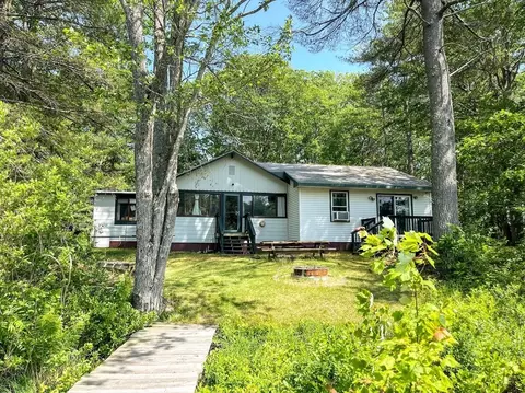 Exterior - 5 Maguire Rd, Ashburnham, MA 01430 photo 1 of 5