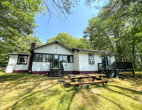 Exterior - 5 Maguire Rd, Ashburnham, MA 01430 photo 2 of 5