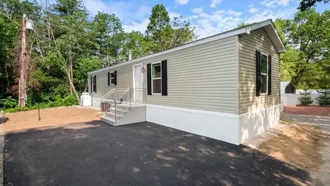 1237 Central St, Leominster, MA 01453