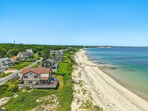 45 Phillips Rd, Buzzards Bay, MA 02532 photo 3