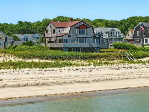 45 Phillips Rd, Buzzards Bay, MA 02532 photo 4