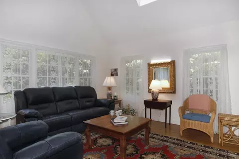 18 Periwinkle Ln, Mashpee, MA 02649 photo 9
