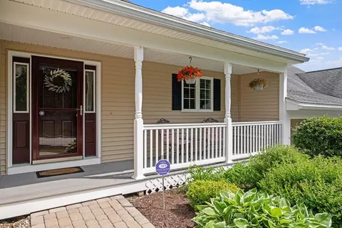 31 Shaker Hill Rd #31, Hooksett, NH 03106