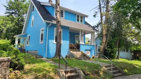 132 Institute Rd, Worcester, MA 01602