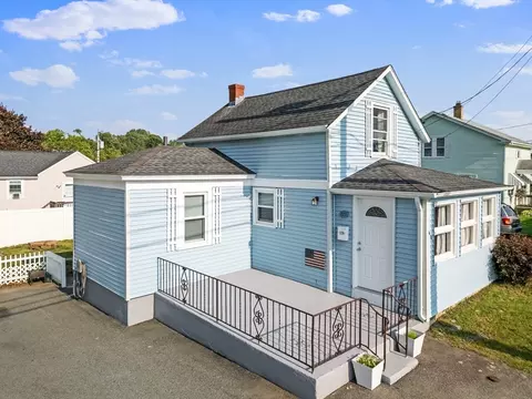 40 Louis St, Swansea, MA 02777