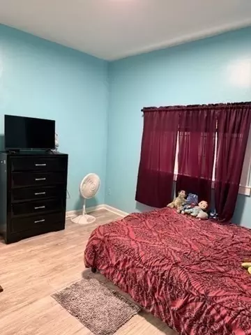 Bedroom - 10 Byron St, Worcester, MA 01605 photo 5 of 8
