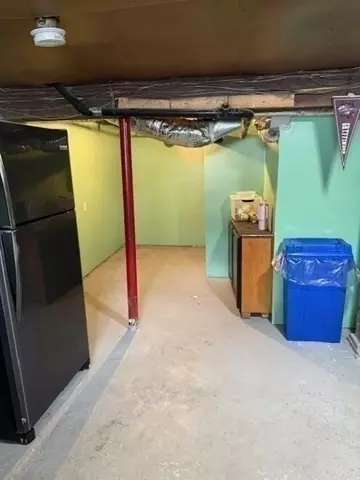 Entry Way - 10 Byron St, Worcester, MA 01605 photo 1 of 5