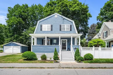 15 Westchester St, Lowell, MA 01851