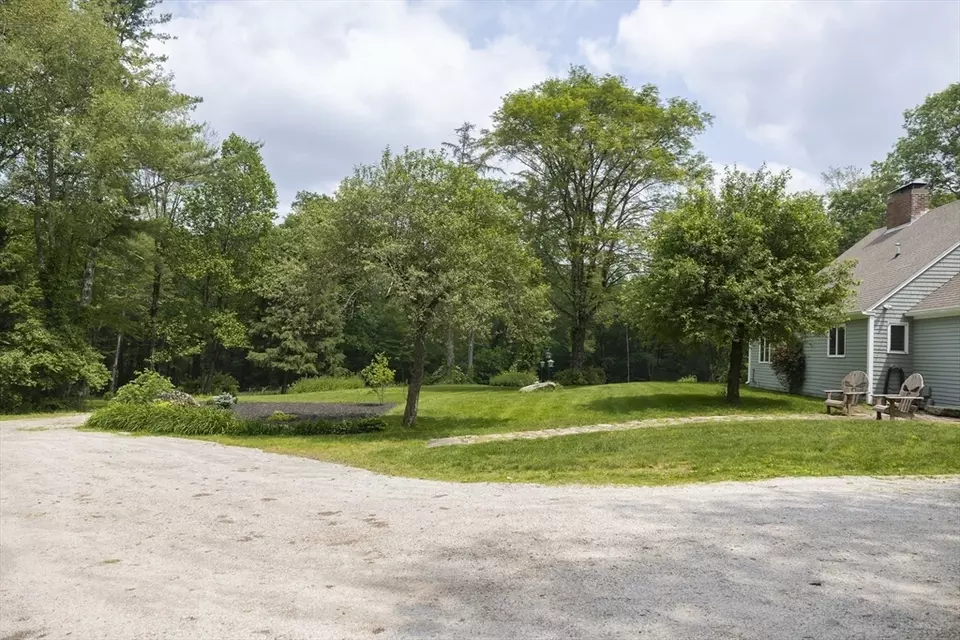 Exterior - 696 Route 197, Woodstock, CT 06281 photo 2 of 10
