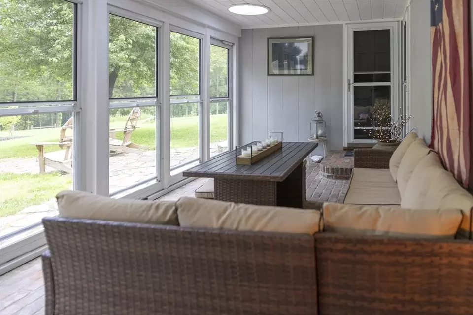 Exterior - 696 Route 197, Woodstock, CT 06281 photo 8 of 10