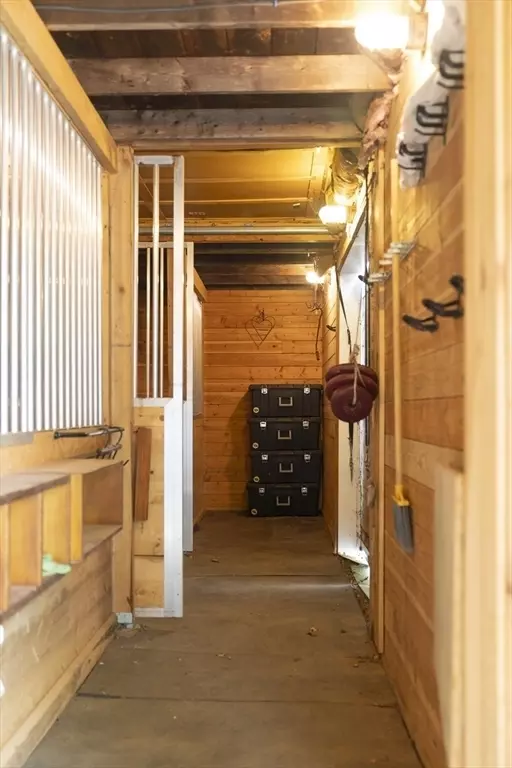 Entry Way - 696 Route 197, Woodstock, CT 06281 photo 1 of 2