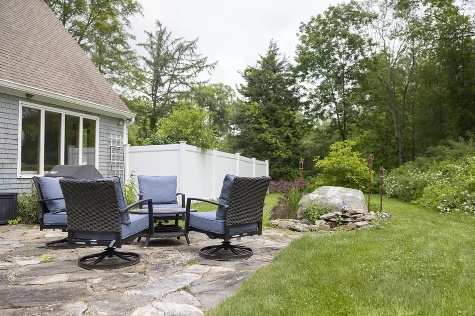 Exterior - 696 Route 197, Woodstock, CT 06281 photo 3 of 10