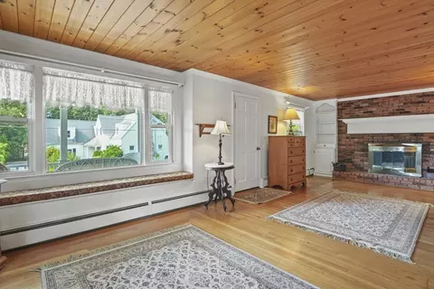 20 Houghton St, Webster, MA 01570 photo 9