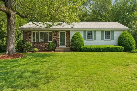 76 Redwood Dr, Agawam, MA 01001