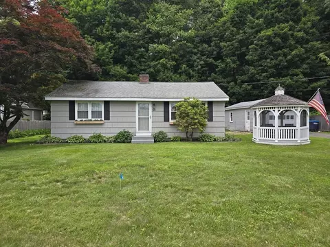 68 Lake Shore Dr, West Brookfield, MA 01585