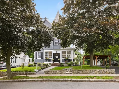 34 Rockland St, Melrose, MA 02176