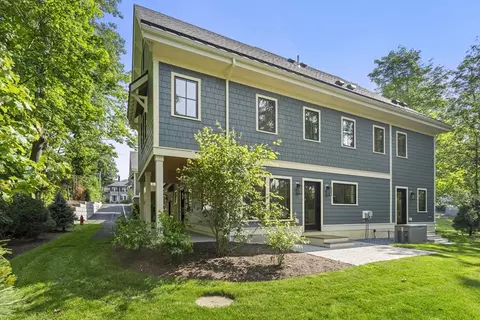 145 Warren St #4, Newton, MA 02459