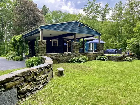 947 Burts Pit Rd, Northampton, MA 01062 photo 2