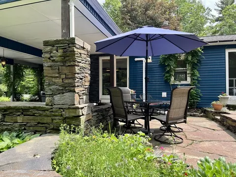 947 Burts Pit Rd, Northampton, MA 01062 photo 10