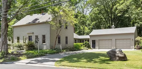 8 Piper Rd, Acton, MA 01720
