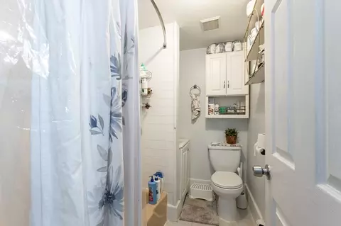 Bath - 8 Everett St, Somerville, MA 02143 photo 5 of 6