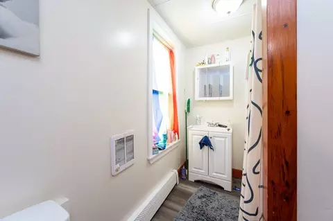 Bath - 8 Everett St, Somerville, MA 02143 photo 1 of 6