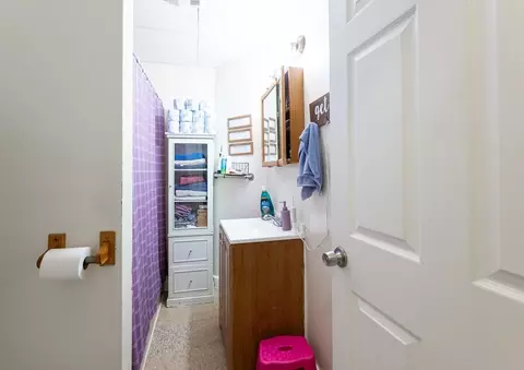 Bath - 8 Everett St, Somerville, MA 02143 photo 3 of 6