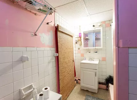 Bath - 8 Everett St, Somerville, MA 02143 photo 6 of 6