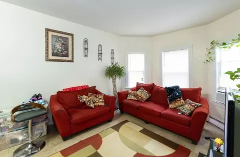 Living - 8 Everett St, Somerville, MA 02143 photo 2 of 4