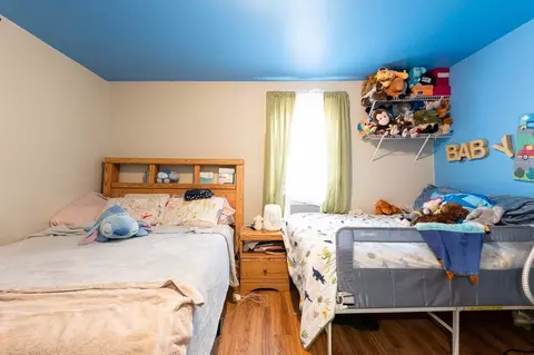 Bedroom - 8 Everett St, Somerville, MA 02143 photo 9 of 11