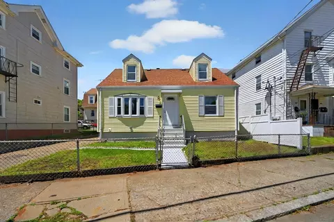 111 Cleveland St, Pawtucket, RI 02860