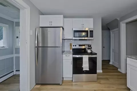 372 El Paso St, Springfield, MA 01104 photo 9