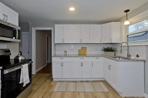 372 El Paso St, Springfield, MA 01104 photo 7