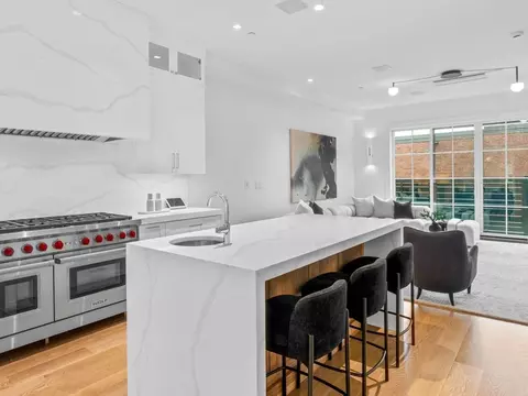 565 E Broadway, Boston, MA 02127 photo 4