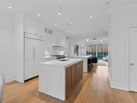 565 E Broadway, Boston, MA 02127 photo 5