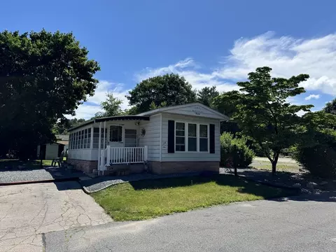 24 Wildwood Dr, Plainville, MA 02762