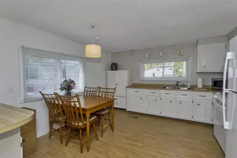 32 Puffin Dr, Chicopee, MA 01020 photo 4