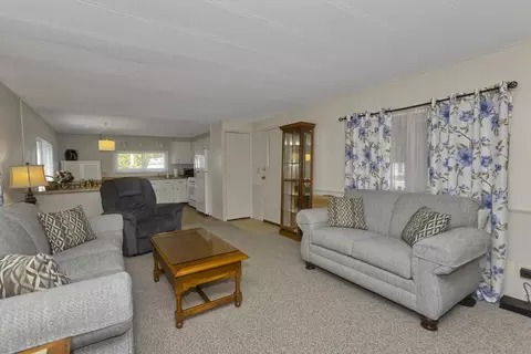 32 Puffin Dr, Chicopee, MA 01020 photo 11