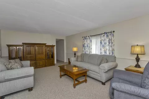 32 Puffin Dr, Chicopee, MA 01020 photo 8