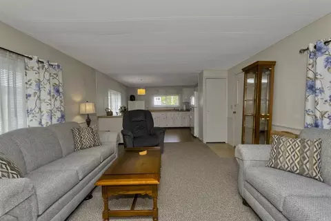 32 Puffin Dr, Chicopee, MA 01020 photo 9