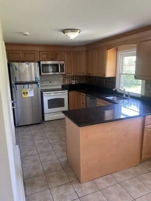 Kitchen - 107 Valley Rd, Springfield, MA 01119 photo 1 of 2