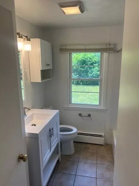 Bath - 107 Valley Rd, Springfield, MA 01119 photo 2 of 2