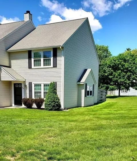 728 Auburn St #F8, Whitman, MA 02382