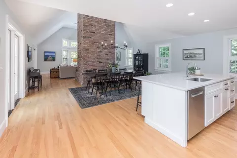 Dining - 28 Marthas Rd, Edgartown, MA 02539 photo 2 of 2