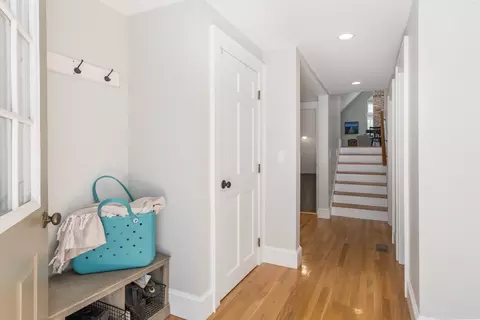 Entry Way - 28 Marthas Rd, Edgartown, MA 02539 photo 1 of 1