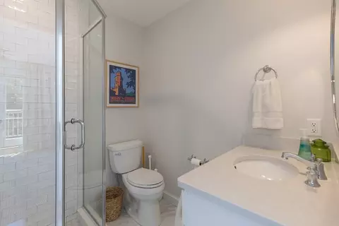 Bath - 28 Marthas Rd, Edgartown, MA 02539 photo 5 of 5