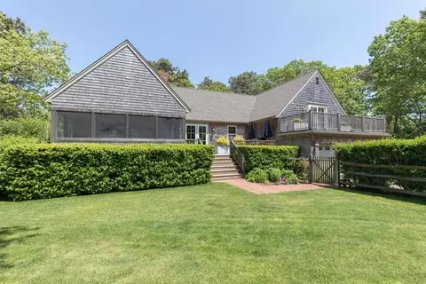 Exterior - 28 Marthas Rd, Edgartown, MA 02539 photo 7 of 8