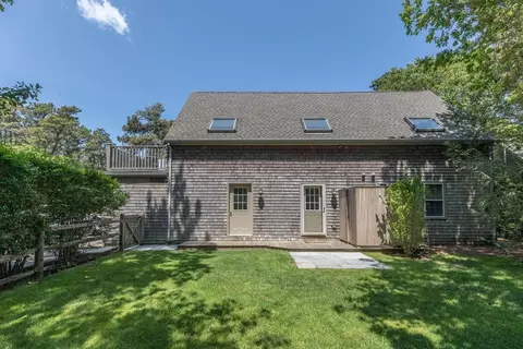 Exterior - 28 Marthas Rd, Edgartown, MA 02539 photo 6 of 8